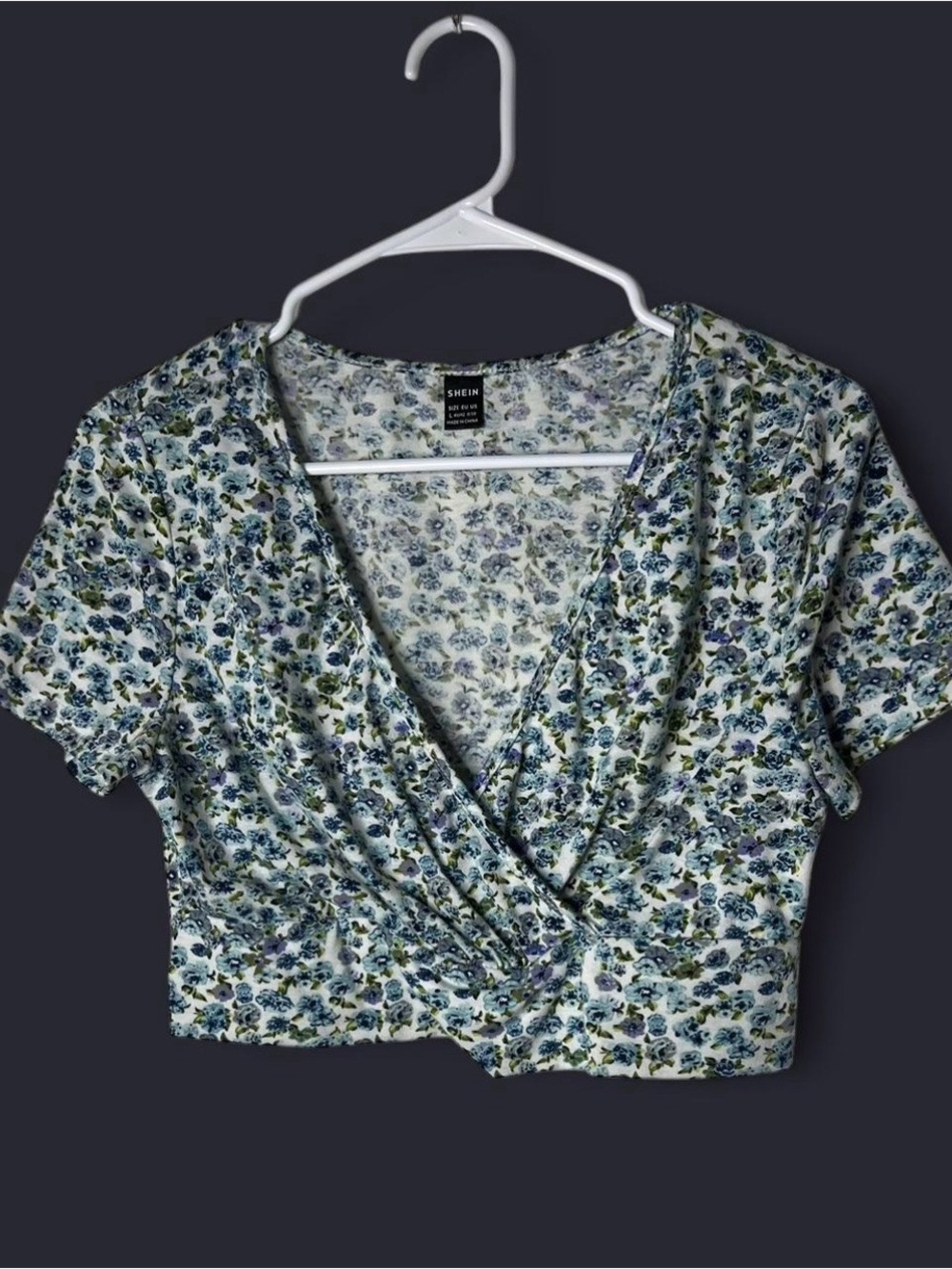 SHEIN X Frenchy Floral Cropped Blouse